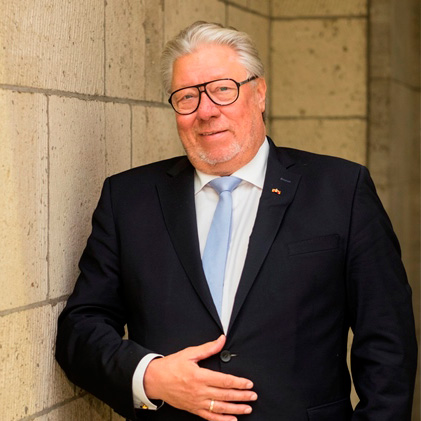  Henk van Benthem